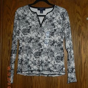 NWT Jones Wear Sport Black & Cream Starlight V Neck Top